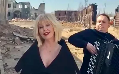 Валерия спела на фоне руин: видео вызвало бурю в Сети
