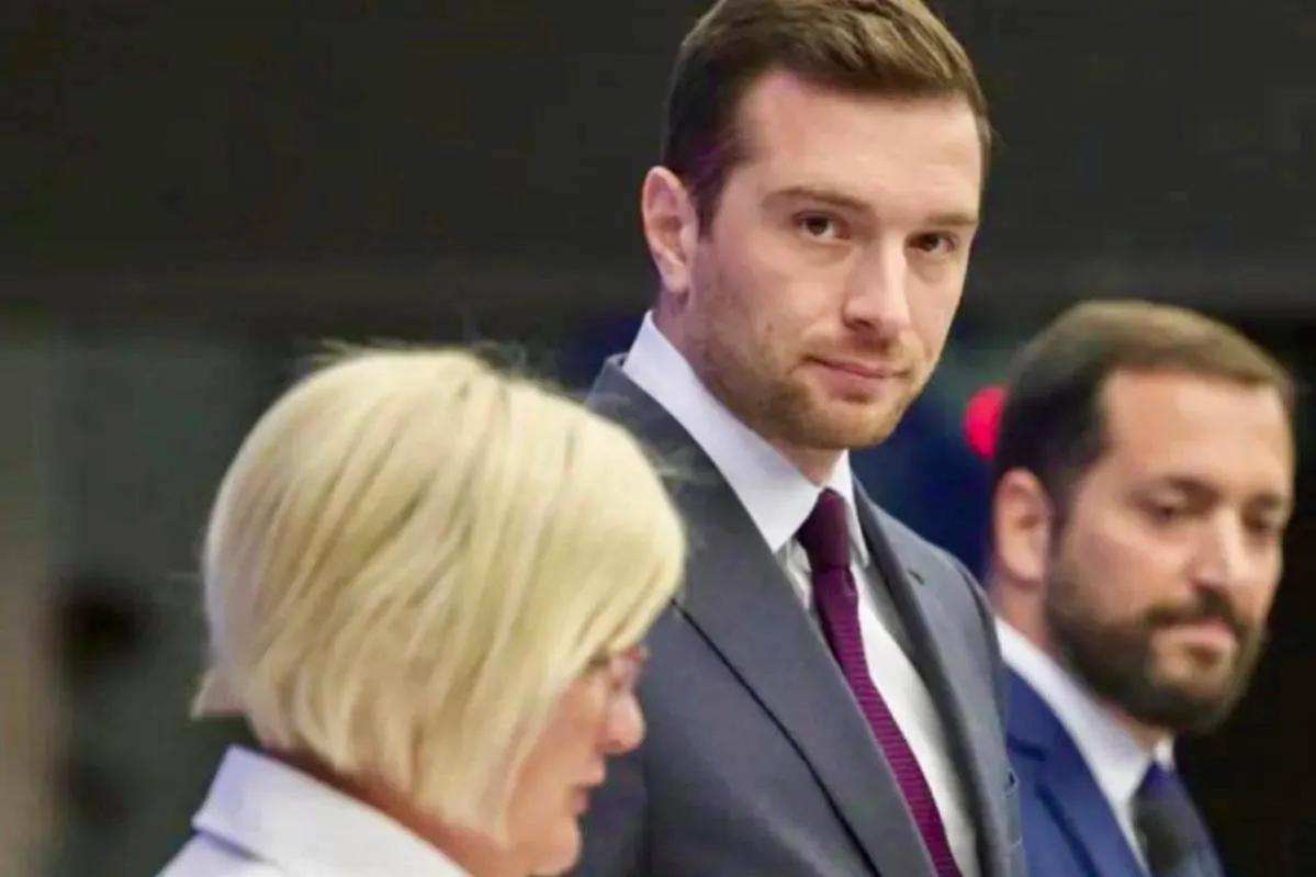 Полиция обыскала штаб-квартиру «Национального объединения» в Париже