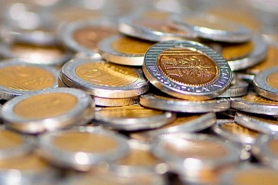 шекель обновил максимум к доллару за 30 лет