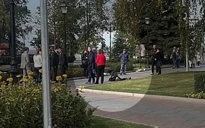 На территории кремля ножом ранили женщину