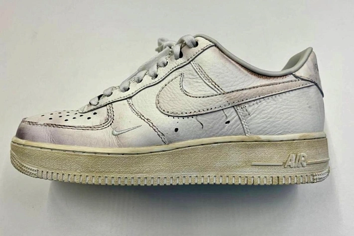 Nike выпустила поношенные кроссовки за $130