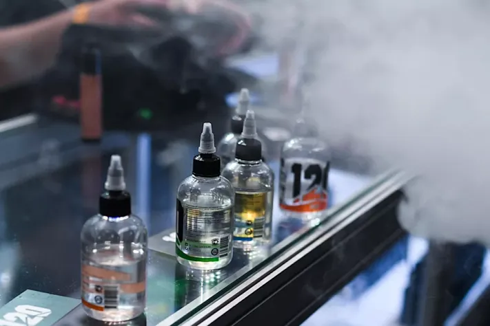 В Подмосковье ликвидировали цех по производству жидкости для вейпов