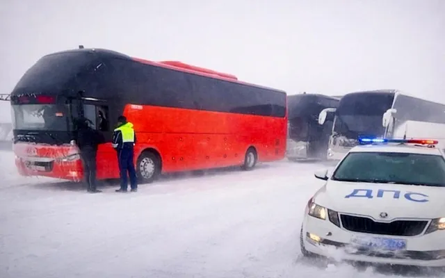 Снегопад парализовал трассу Чита — Забайкальск