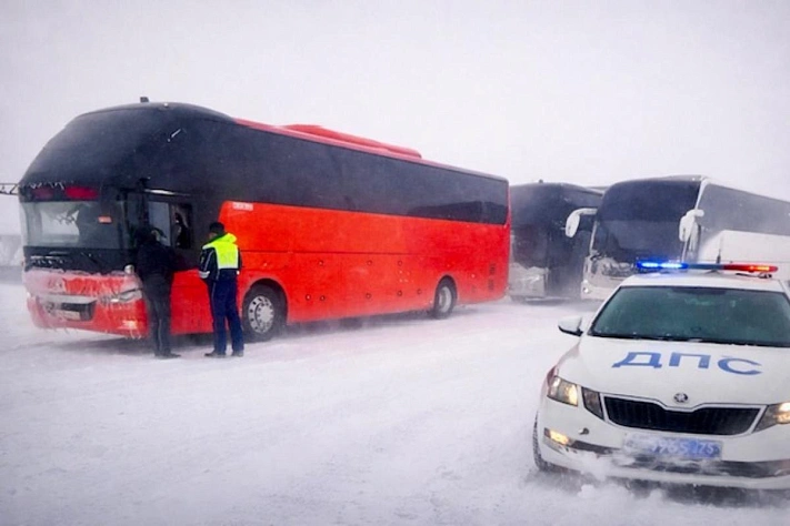 Снегопад парализовал трассу Чита — Забайкальск