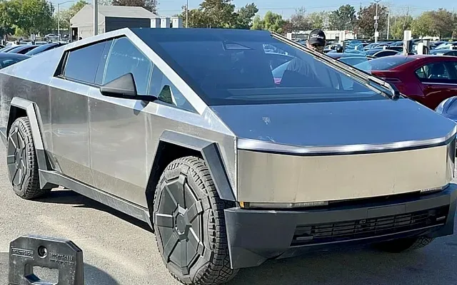 Взрыв Tesla Cybertruck у отеля Trump в Лас-Вегасе: подробности инцидента