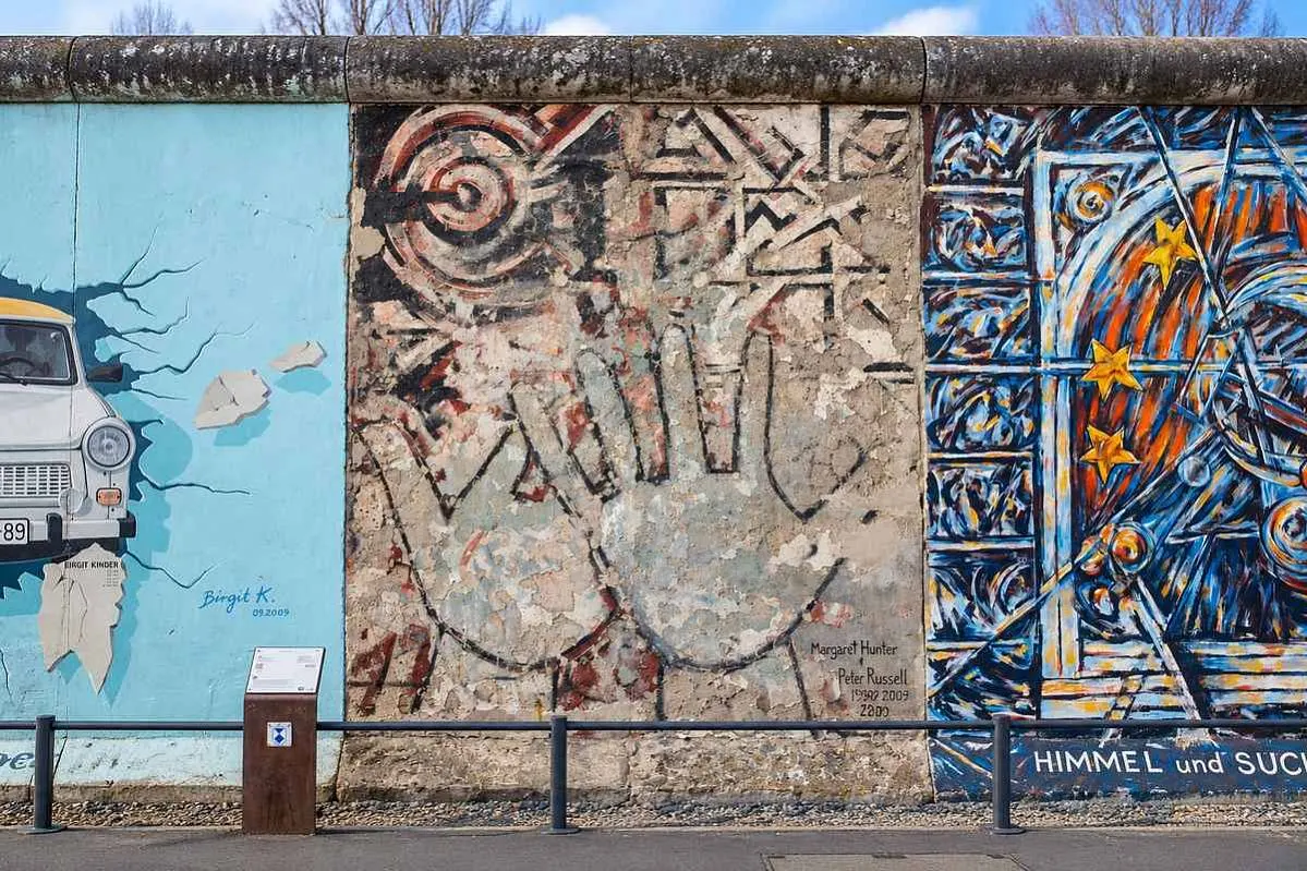 Последнюю оригинальную роспись East Side Gallery спасают