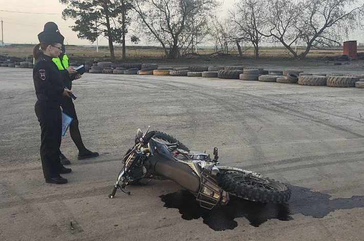 Под Екатеринбургом подросток на мотоцикле погиб, врезавшись в металлический трос