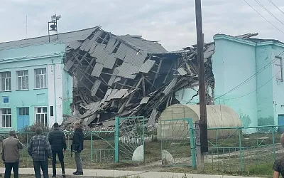 Обрушение школы в Татарске: пятилетнее обещание губернатора так и не спасло аварийное здание