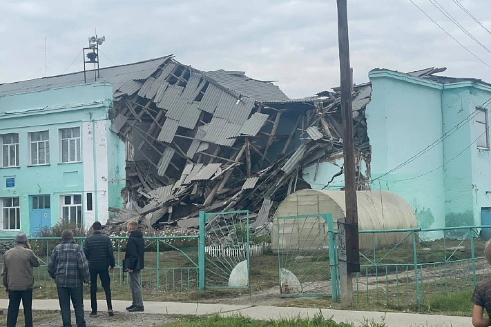 Обрушение школы в Татарске: пятилетнее обещание губернатора так и не спасло аварийное здание