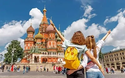 Названы регионы-лидеры по внутреннему туризму в России