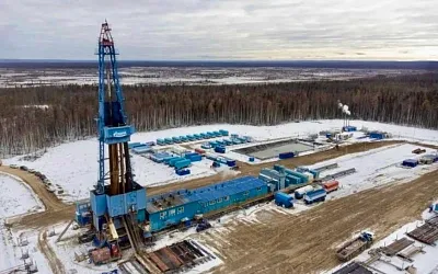 ЕС обсуждает запрет услуг вместо потолка цен на нефть России