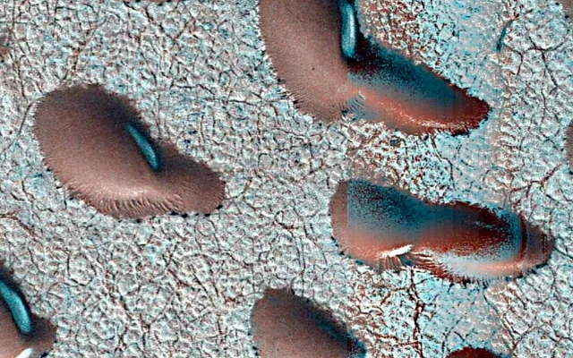 Зима на Марсе: уникальные снимки с Mars Express и Mars Reconnaissance Orbiter