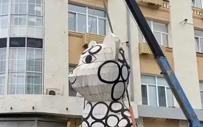 Гигантский медведь Гриша покинул центр Екатеринбурга