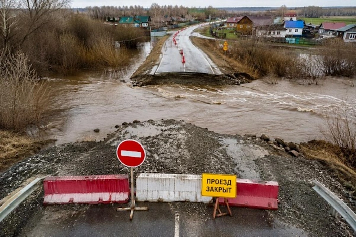 Село под Новосибирском отрезало паводком
