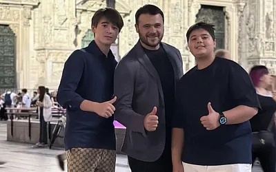 Emin выложил в сеть фото с 14-летними сыновьями