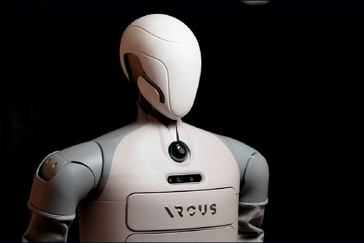 Испытания первого человекоподобного робота-курьера «Аркус» пройдут на улицах Москвы
