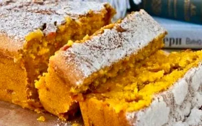 Тыквенный кекс с овсяными хлопьями и свежей клюквой: рецепт для уютного вечера