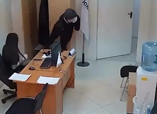 Странное поведение клиента напугало менеджера в Екатеринбурге