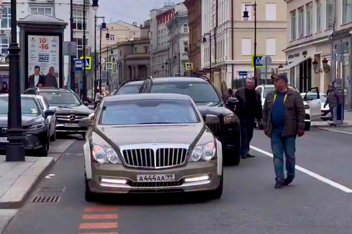 Кто ездит по Патриаршим на «майбахе Каддафи»