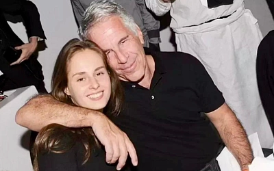 Эпштейн оформлял визы в Беларусь но возможно не попал в страну