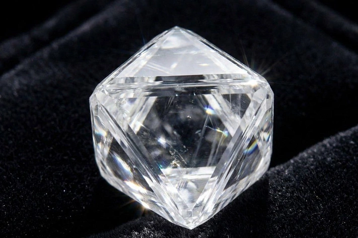 АЛРОСА присвоила крупному алмазу имя учёного
