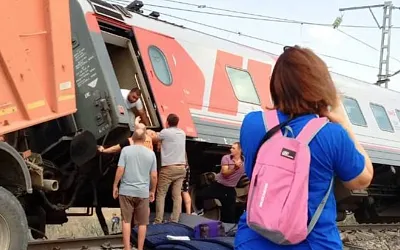 Поезд Казань — Адлер сошёл с рельсов в Волгоградской области