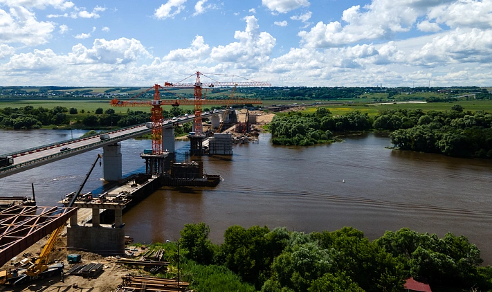 До окончания ремонта моста через Оку в Серпухове осталось ровно 17 месяцев