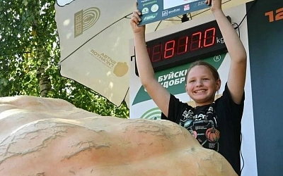 12-летний школьник вырастил самую большую тыкву в России