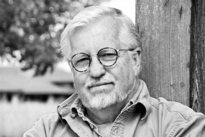 Умер писатель Дэн Симмонс