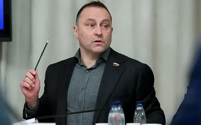 Дмитрий Свищёв: Если ПСЖ не устраивает Сафонов, делайте переход