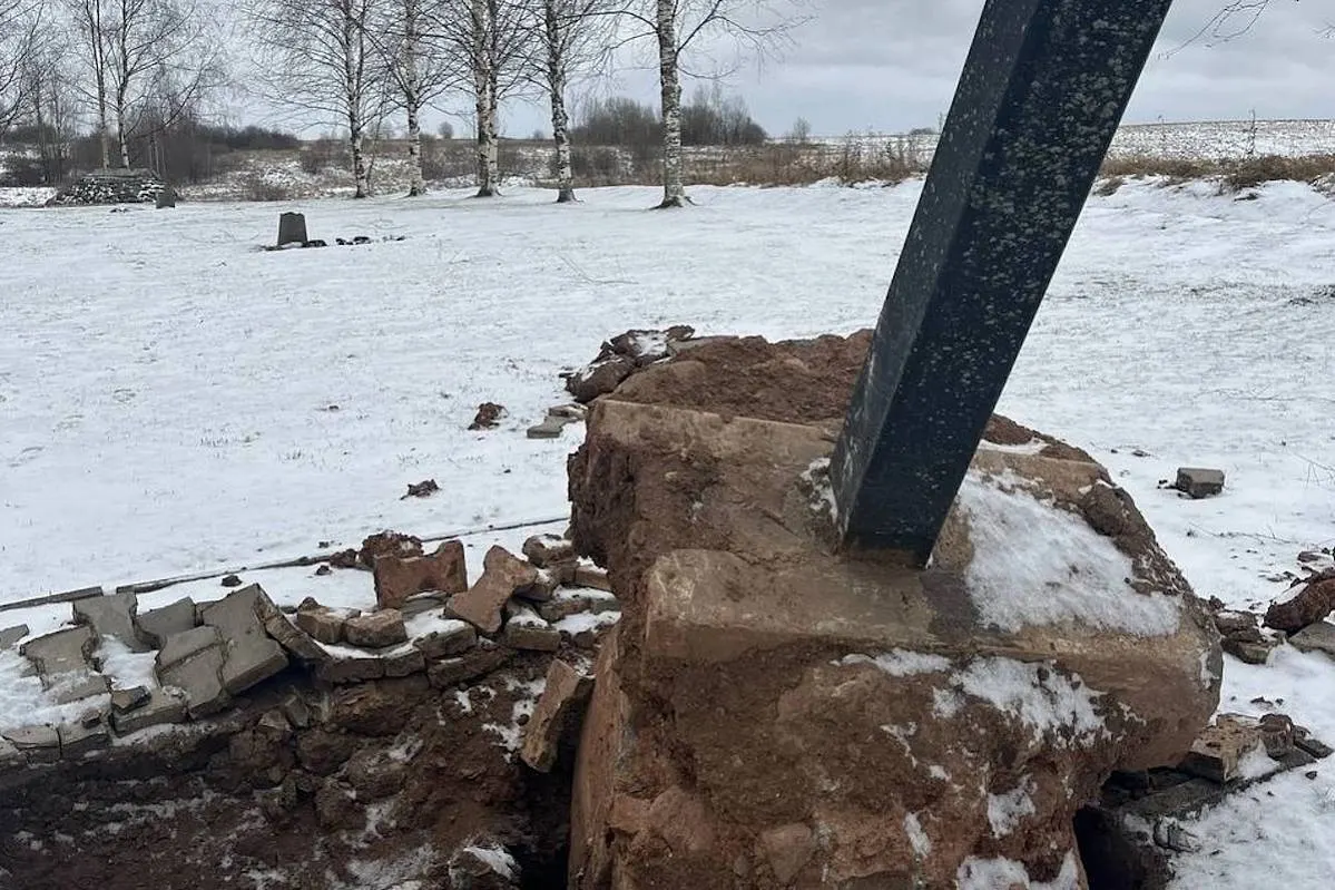 В Новгородской области разрушили несколько мемориалов военнопленным