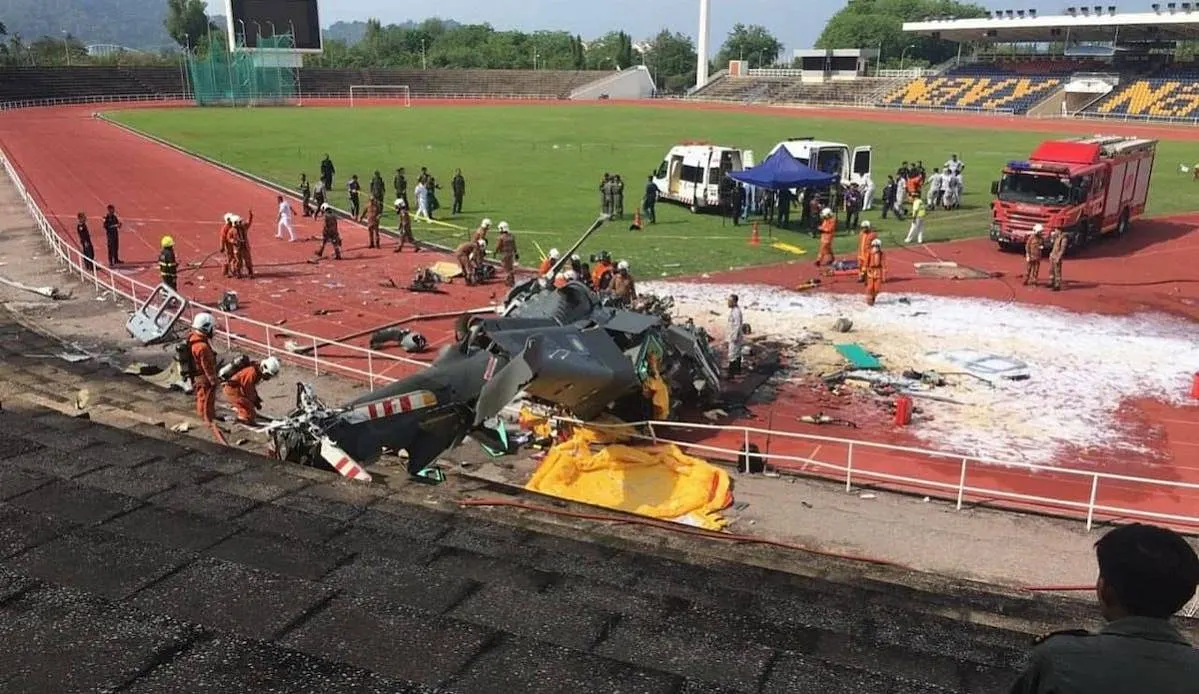 Два военных вертолёта столкнулись в небе