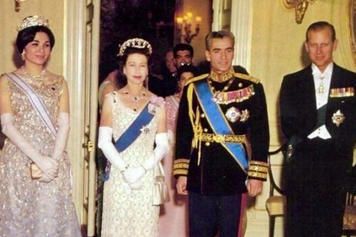 Как королева Елизавета II оказалась в Тегеране