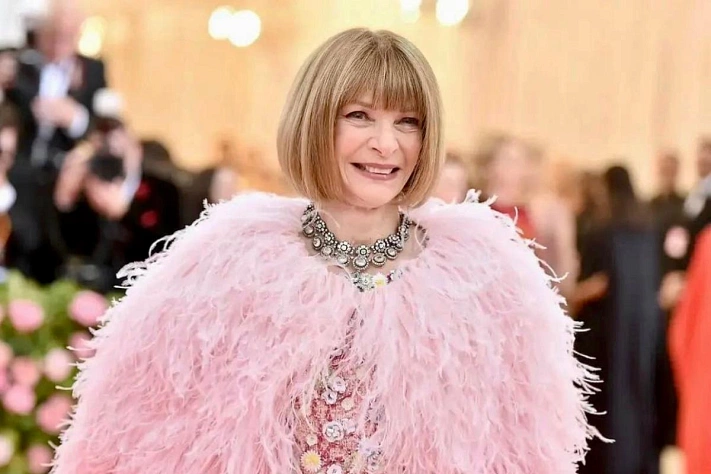 Анна Винтур сегодня 76 и она всё ещё задаёт тон мировой моде