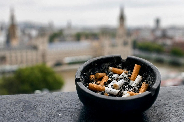 Британия одобрила пожизненный запрет на сигареты для поколения после 2008 года