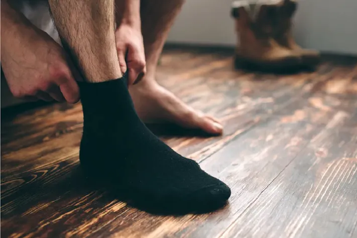 Узкое бельё, тесные джинсы, давящие носки: где прячется опасность?