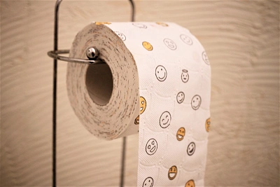 суд запретил продажу туалетной бумаги с 1000-рублёвой купюрой