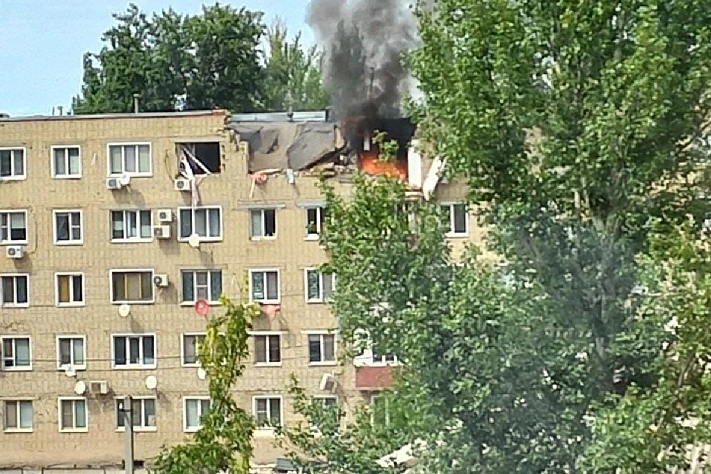 Взрыв газа разрушил три квартиры Ершове