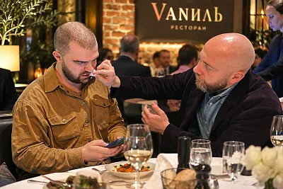 пинский и трапезник подрались на ужине в vаниль