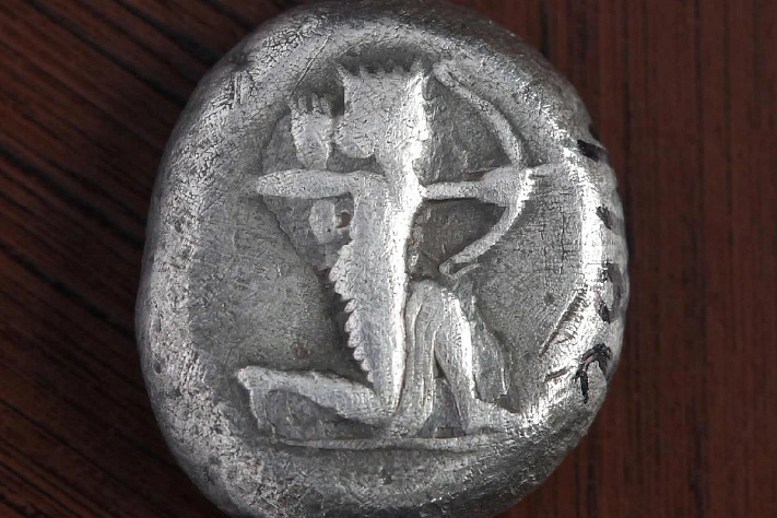 В турецком музее Манисы выставлены первые в мире монеты