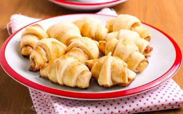 Классический рецепт бабушкиных рогаликов со сметаной и маргарином
