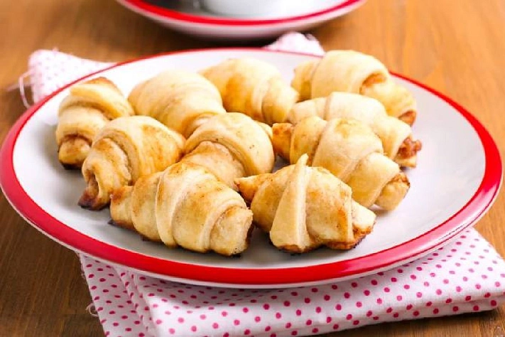 Классический рецепт бабушкиных рогаликов со сметаной и маргарином