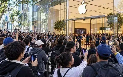 Очереди вернулись к магазинам Apple