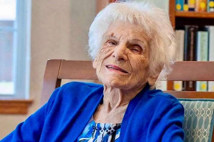 Секрет долголетия 107-летней американки: острое меню и кружка пива