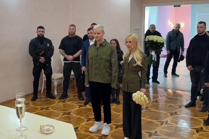 Мизулина и Дронов стали мужем и женой
