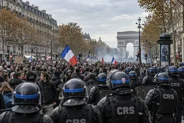 Во Франции на протестах задержали 1435 человек