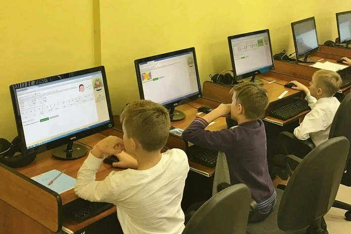 С 1 сентября в школах России начнут учить искусственному интеллекту