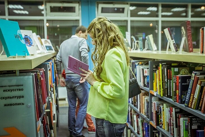 Топ-книг, которые россияне воровали из магазинов