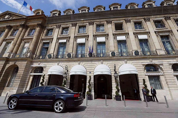 Парижская полиция нашла потерянное в отеле Ritz кольцо за 750 тысяч евро... в пылесосе