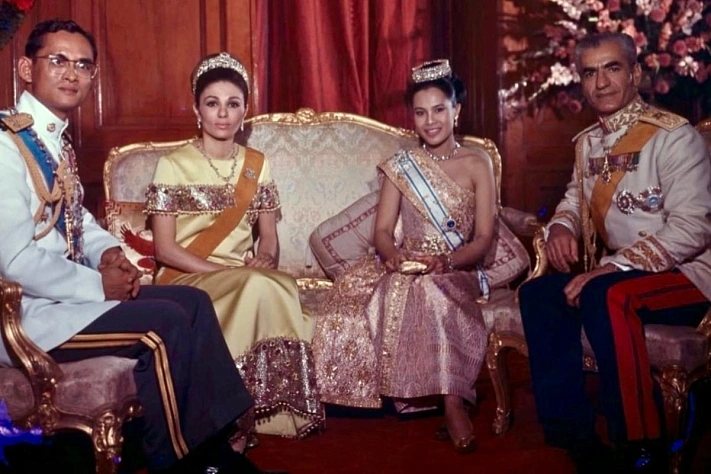 Белое золото дипломатии и королева Сирикит